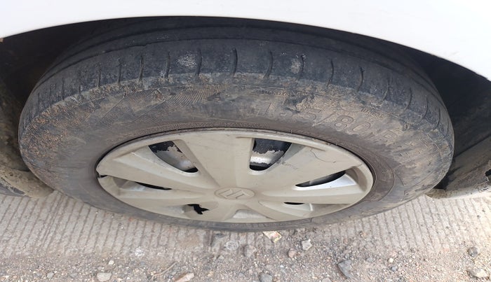 2015 Maruti Swift Dzire LDI, Diesel, Manual, 1,52,000 km, tyre