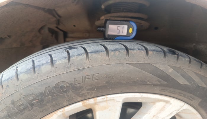 2016 Maruti Swift Dzire ZDI, Diesel, Manual, 1,75,493 km, tyre