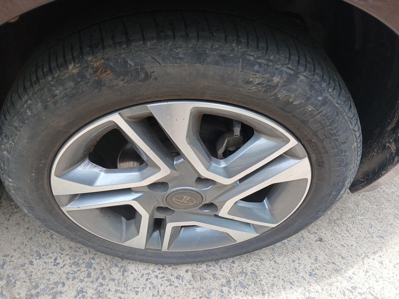 2022 Tata TIGOR XZ PLUS PETROL, Petrol, Manual, 32,349 km, tyre