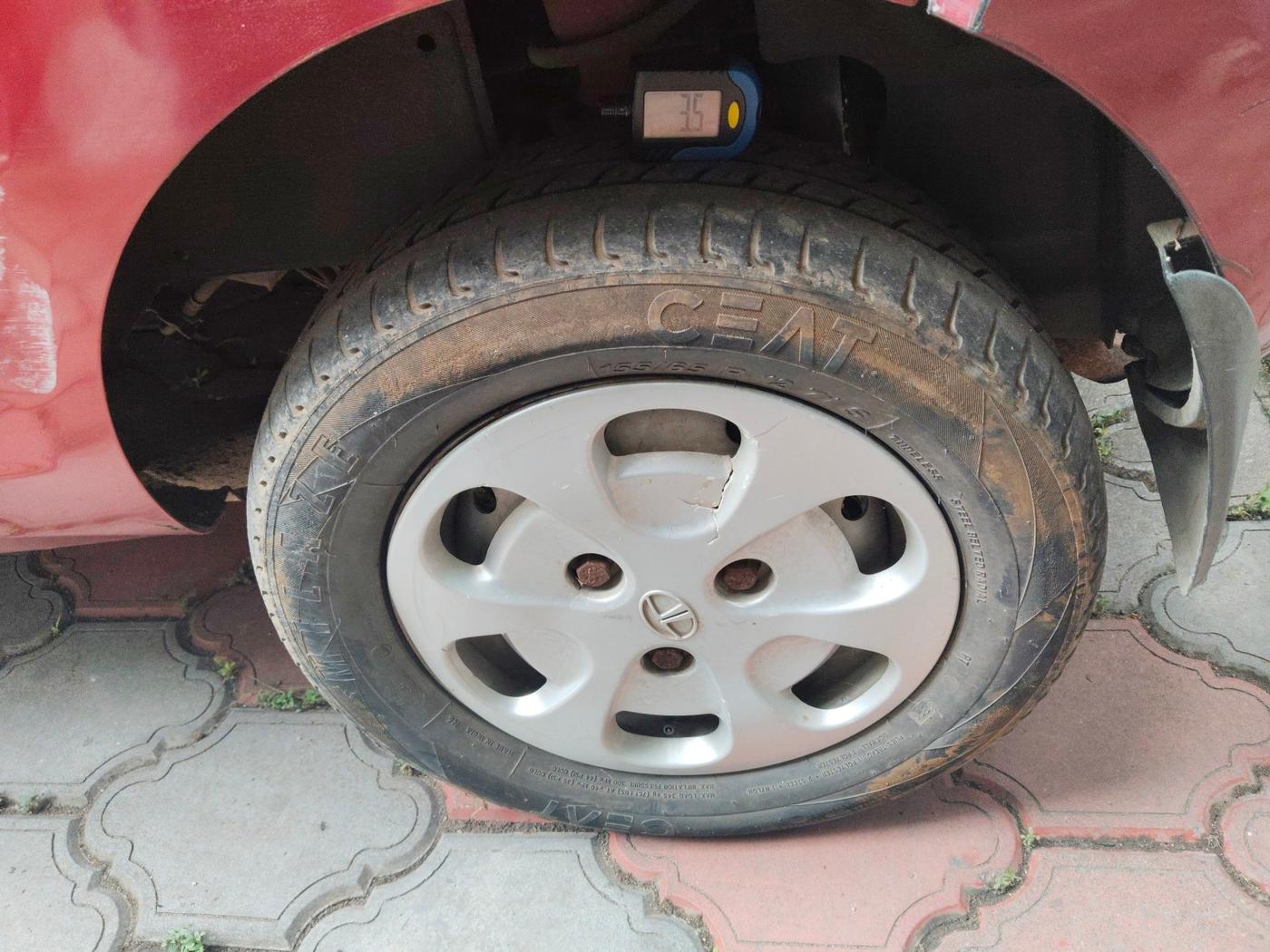 2015 Tata Nano TWIST XTA, Petrol, Automatic, 58,350 km, tyre