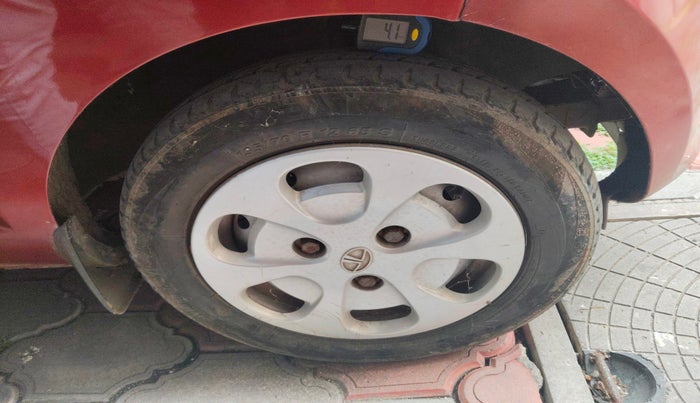 2015 Tata Nano TWIST XTA, Petrol, Automatic, 58,350 km, tyre