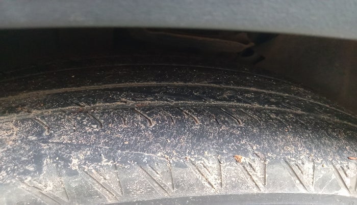 2019 Volkswagen TIGUAN HIGHLINE TDI AT, Diesel, Automatic, 1,17,255 km, tyre