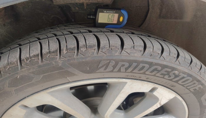 2015 Hyundai i20 Active 1.2 S, Petrol, Manual, 1,42,943 km, tyre