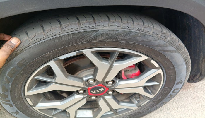 2020 KIA SELTOS GTX PLUS AT 1.5 DIESEL, Diesel, Automatic, 1,01,828 km, tyre