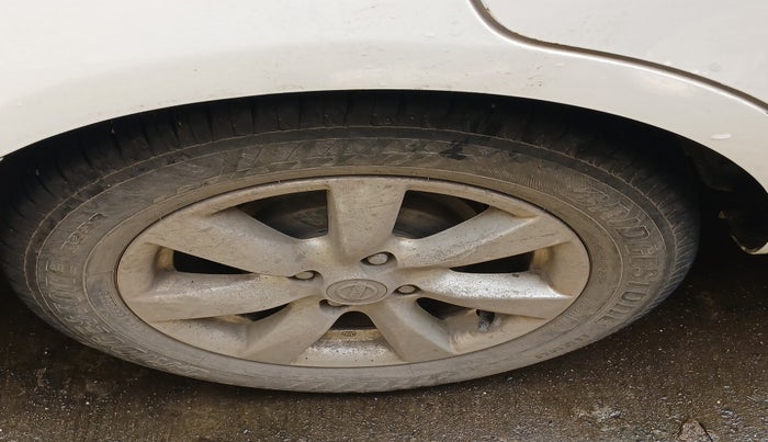 2012 Nissan Sunny XV DIESEL, Diesel, Manual, 2,20,000 km, tyre