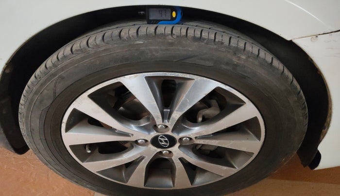 2014 Hyundai Verna FLUIDIC 1.6 CRDI SX, Diesel, Manual, 1,41,700 km, tyre