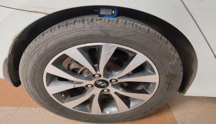 2014 Hyundai Verna FLUIDIC 1.6 CRDI SX, Diesel, Manual, 1,41,700 km, tyre