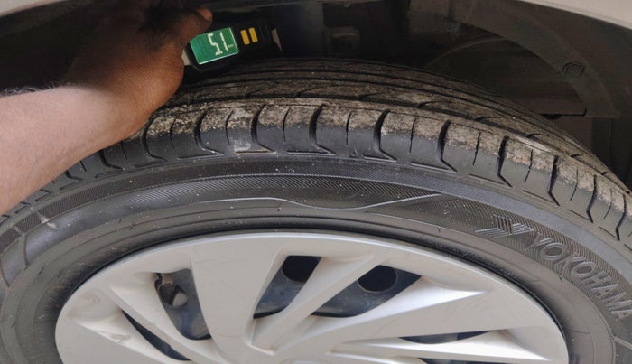 2019 Maruti Ertiga VXI SHVS, Petrol, Manual, 77,126 km, tyre