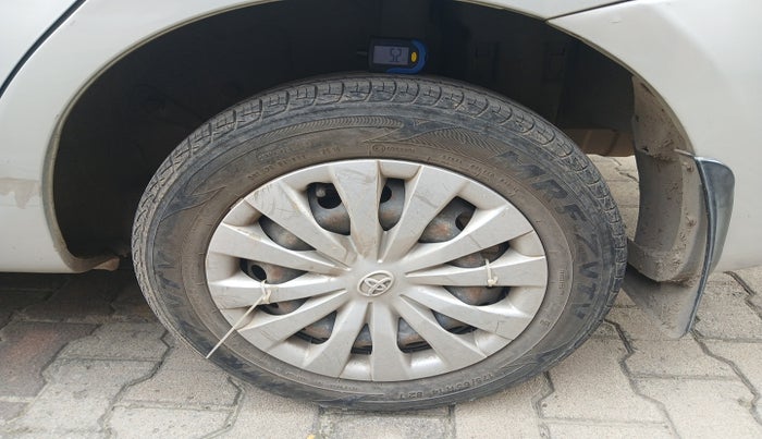 2011 Toyota Etios G, Petrol, Manual, 76,878 km, tyre