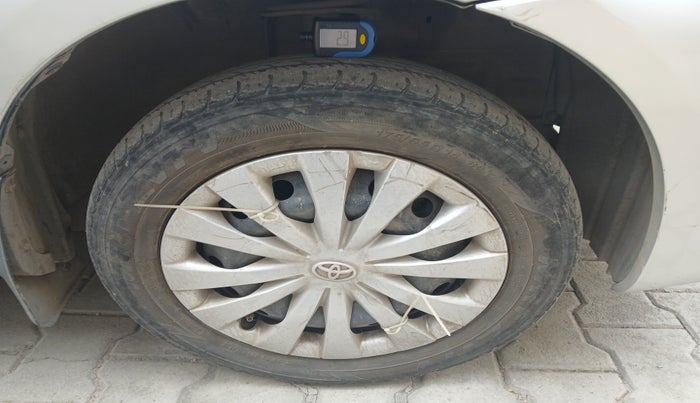2011 Toyota Etios G, Petrol, Manual, 76,878 km, tyre