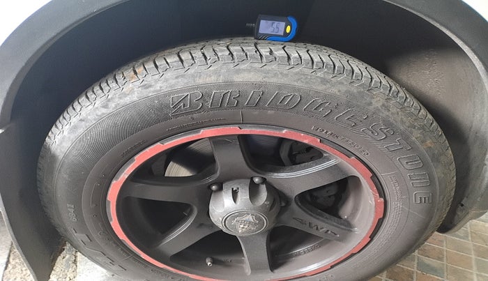 2016 Mahindra XUV500 W8, Diesel, Manual, 65,561 km, tyre