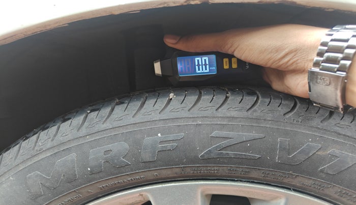 2013 Maruti Ertiga ZXI, Petrol, Manual, 88,828 km, tyre