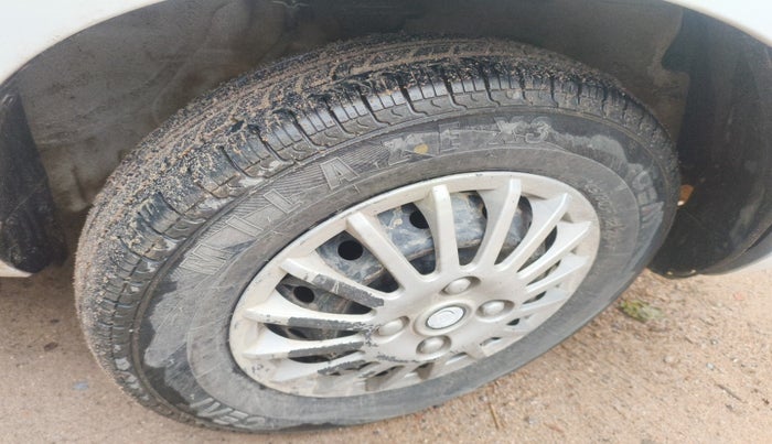 2013 Maruti Alto 800 VXI, Petrol, Manual, 1,17,832 km, tyre