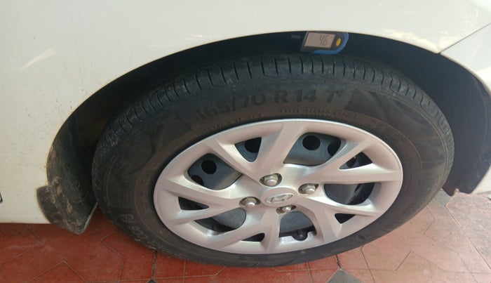 2017 Hyundai Grand i10 SPORTZ 1.2 KAPPA VTVT, Petrol, Manual, 95,390 km, tyre
