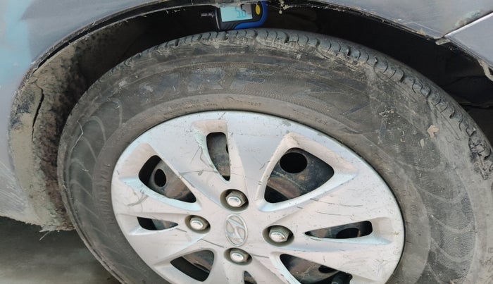 2011 Hyundai i10 SPORTZ 1.2, Petrol, Manual, 2,21,446 km, tyre