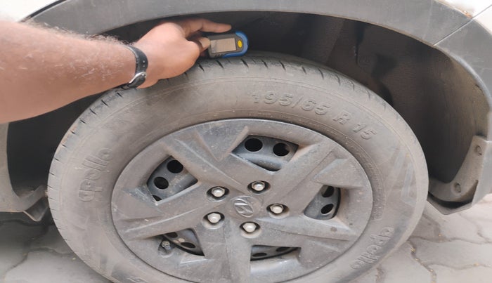 2023 Hyundai VENUE S 1.2, Petrol, Manual, 13,000 km, tyre