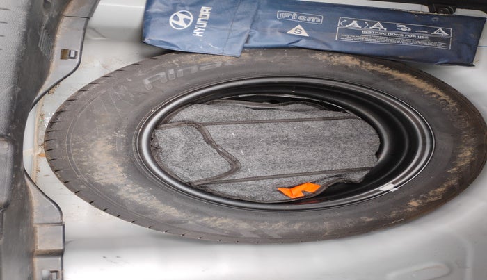 2023 Hyundai VENUE S 1.2, Petrol, Manual, 13,000 km, tyre