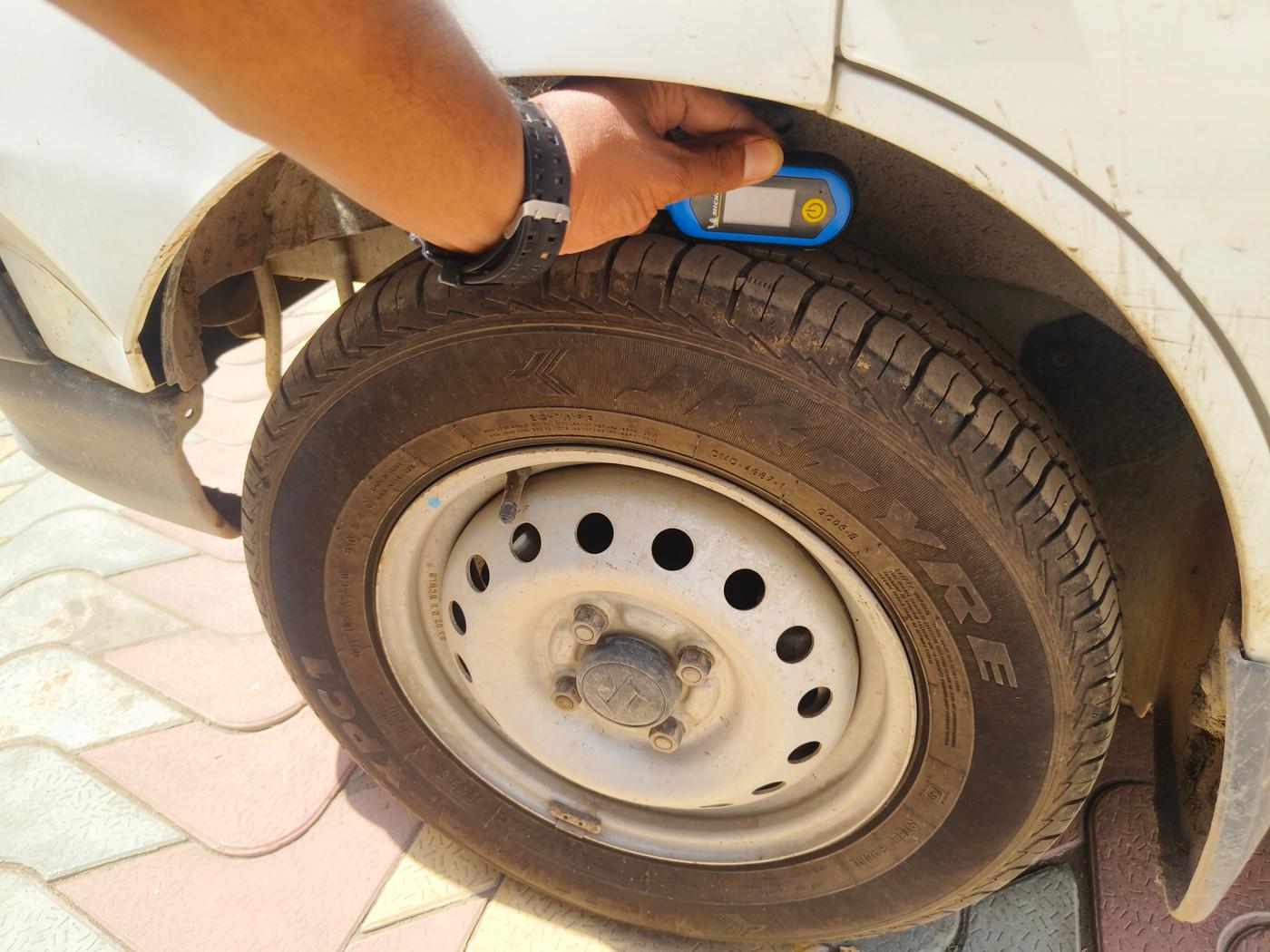 2023 Maruti Eeco  5 STR STD, Petrol, Manual, 59,059 km, tyre