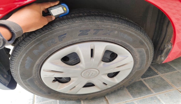 2010 Maruti Swift VXI, Petrol, Manual, 73,855 km, tyre