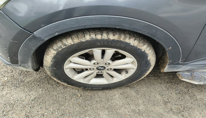 2016 Hyundai Creta SX 1.6 DIESEL, Diesel, Manual, 1,33,958 km, tyre