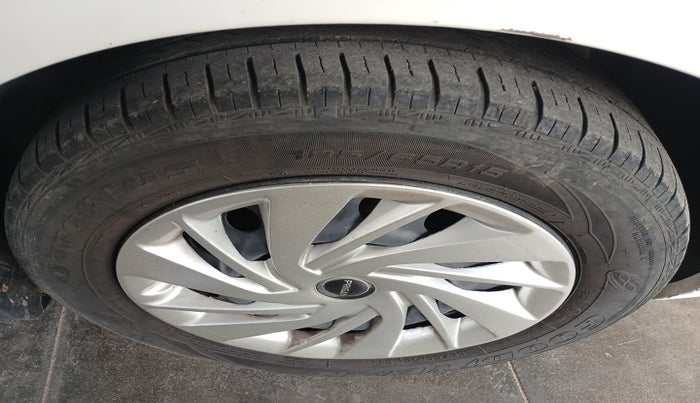 2014 Maruti Ertiga VDI, Diesel, Manual, 1,69,808 km, tyre