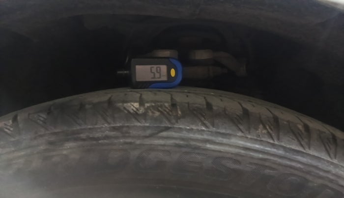 2013 Audi Q5 2.0 TDI QUATTRO, Diesel, Automatic, 1,71,739 km, tyre