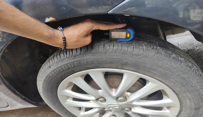 2013 Toyota Etios V, Petrol, Manual, 70,518 km, tyre