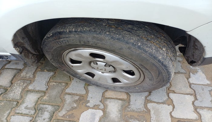 2014 Renault Duster RXL PETROL, Petrol, Manual, 86,218 km, tyre