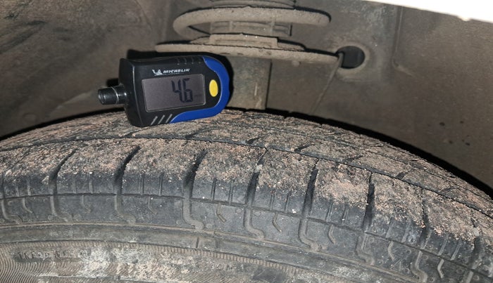 2018 Maruti Dzire VDI, Diesel, Manual, 52,103 km, tyre