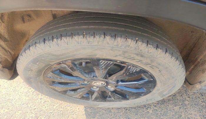 2021 Toyota URBAN CRUISER HIGH GRADE MT, Petrol, Manual, 38,198 km, tyre