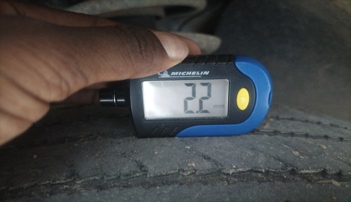 2020 Mahindra XUV500 W7, Diesel, Manual, 1,43,180 km, tyre