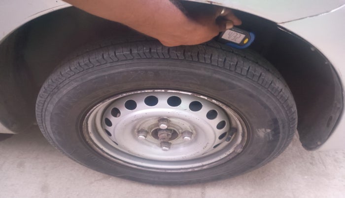 2013 Nissan Micra XE PETROL, Petrol, Manual, 1,36,671 km, tyre