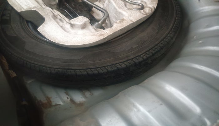 2013 Nissan Micra XE PETROL, Petrol, Manual, 1,36,671 km, tyre