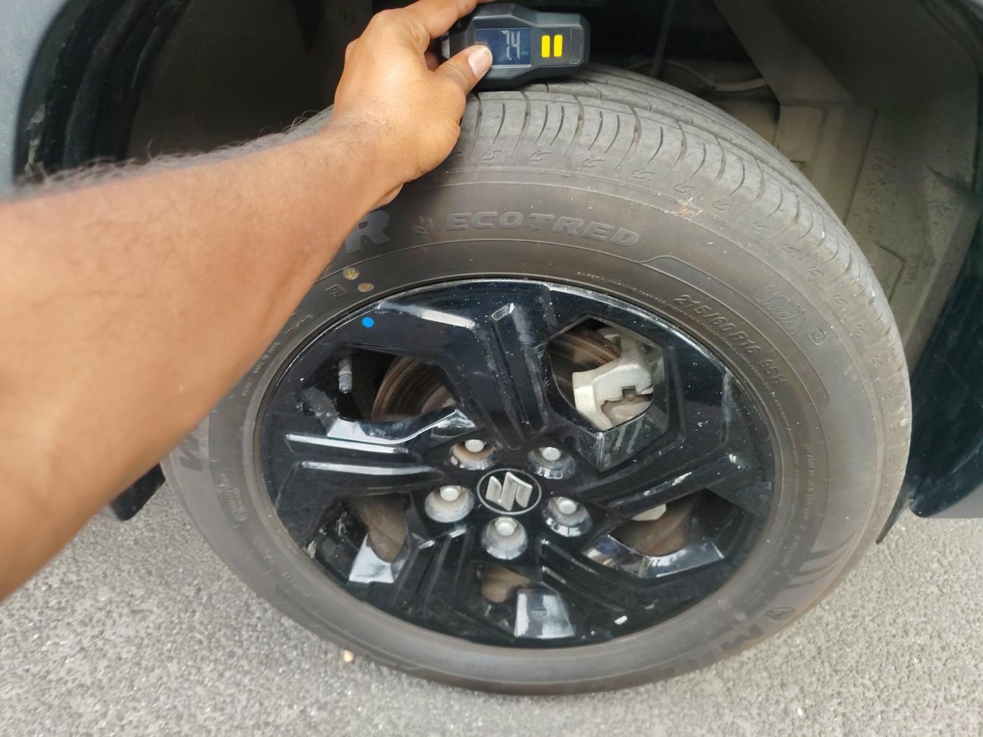 2024 Maruti BREZZA ZXI AT SMART HYBRID, Petrol, Automatic, 2,581 km, tyre