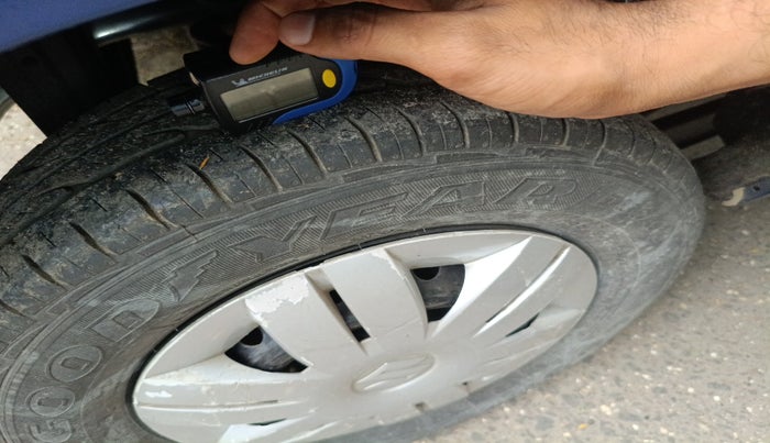 2013 Maruti Alto 800 LXI CNG, Petrol, Manual, 82,016 km, tyre