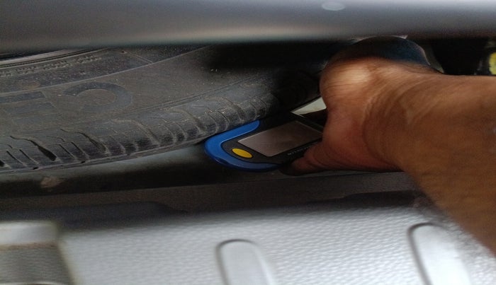 2013 Maruti Alto 800 LXI CNG, Petrol, Manual, 82,016 km, tyre