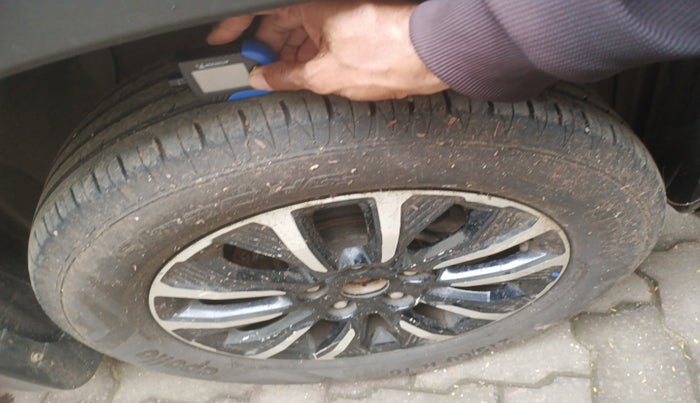 2022 Toyota URBAN CRUISER PREMIUM GRADE AT DUAL TONE, Petrol, Automatic, 24,503 km, tyre