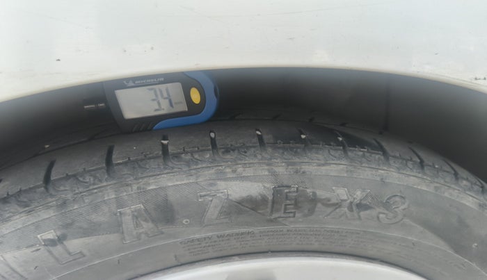 2016 Hyundai Xcent S 1.2, Petrol, Manual, 1,75,263 km, tyre