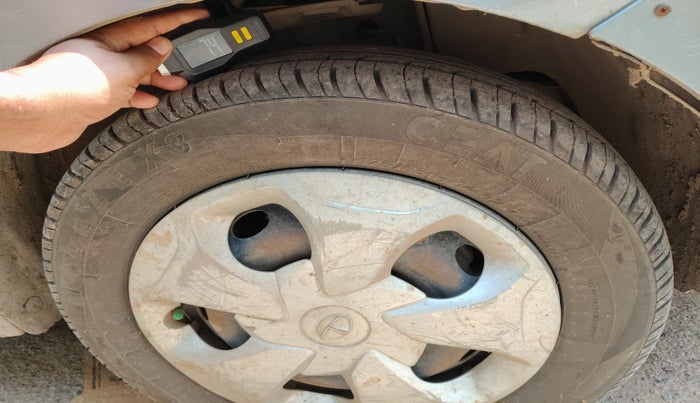 2018 Tata Tiago XT PETROL, Petrol, Manual, 1,23,600 km, tyre