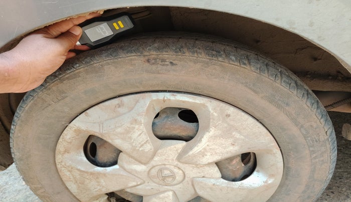 2018 Tata Tiago XT PETROL, Petrol, Manual, 1,23,600 km, tyre