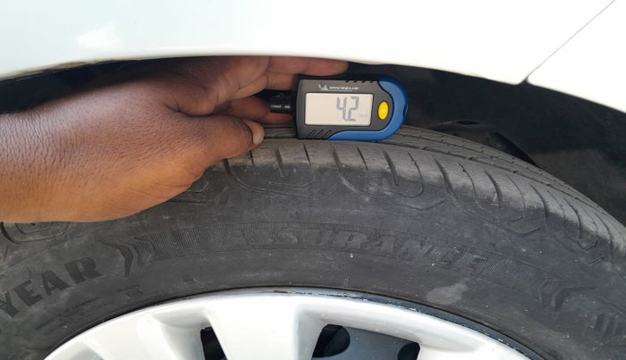 2021 Tata Tiago XE PETROL, Petrol, Manual, 29,556 km, tyre