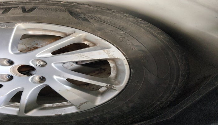 2014 Maruti Swift ZDI, Diesel, Manual, 1,40,749 km, tyre