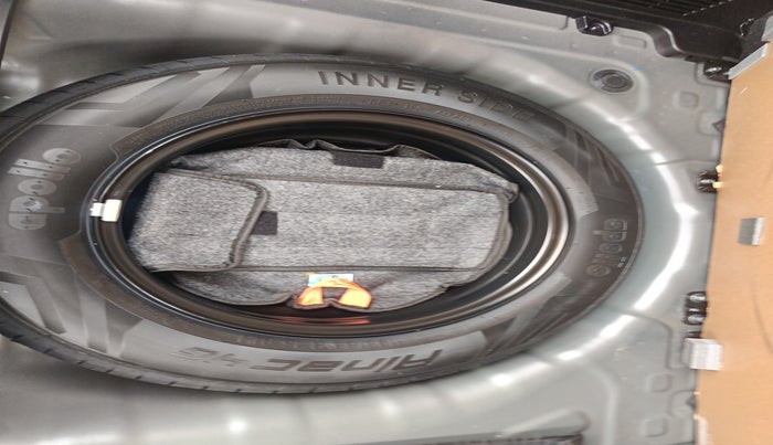 2024 Hyundai VENUE SX 1.2 PETROL, Petrol, Manual, 11,890 km, tyre