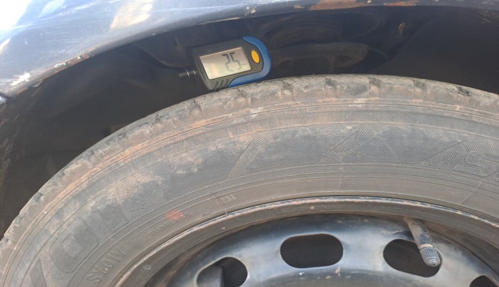 2011 Ford Figo TITANIUM 1.4 DIESEL, Diesel, Manual, 99,810 km, tyre