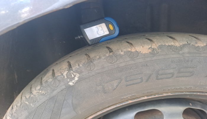 2011 Ford Figo TITANIUM 1.4 DIESEL, Diesel, Manual, 99,810 km, tyre