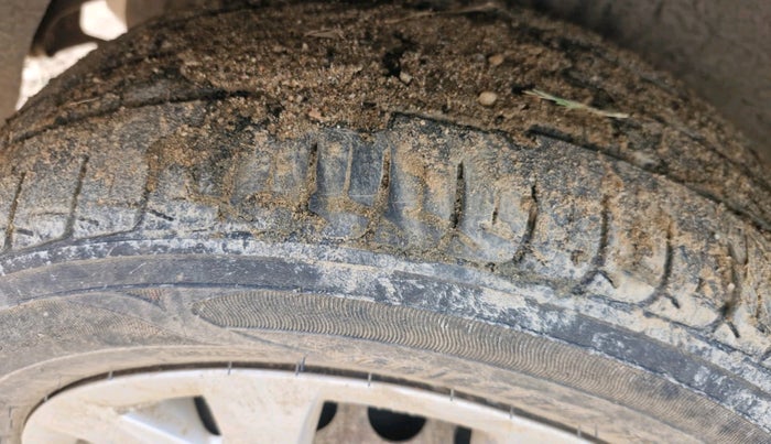 2016 Hyundai Grand i10 SPORTZ 1.2 KAPPA VTVT, Petrol, Manual, 46,817 km, tyre