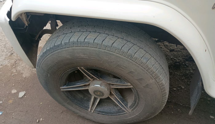 2012 Mahindra Bolero ZLX BS IV, Diesel, Manual, 1,29,450 km, tyre