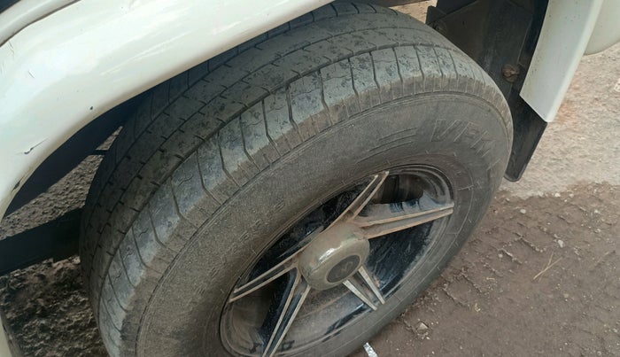 2012 Mahindra Bolero ZLX BS IV, Diesel, Manual, 1,29,450 km, tyre