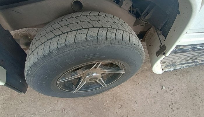 2012 Mahindra Bolero ZLX BS IV, Diesel, Manual, 1,29,450 km, tyre