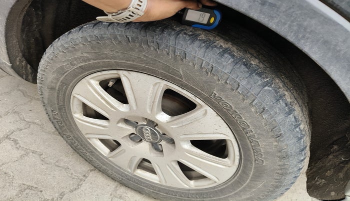 2015 Audi Q3 30 TDI MT S Edition, Diesel, Manual, 1,54,613 km, tyre